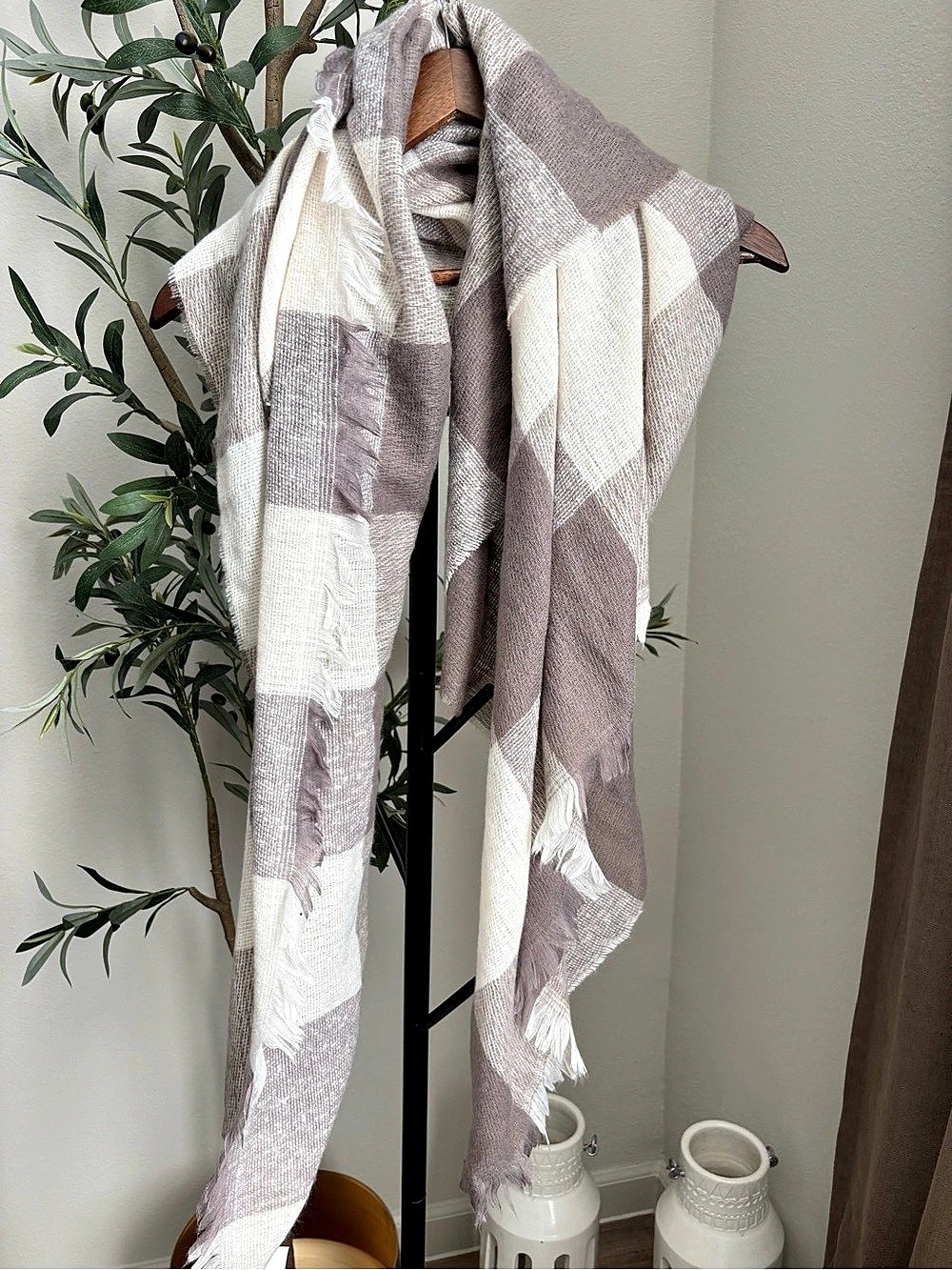 Color Block Scarf in Gray & White